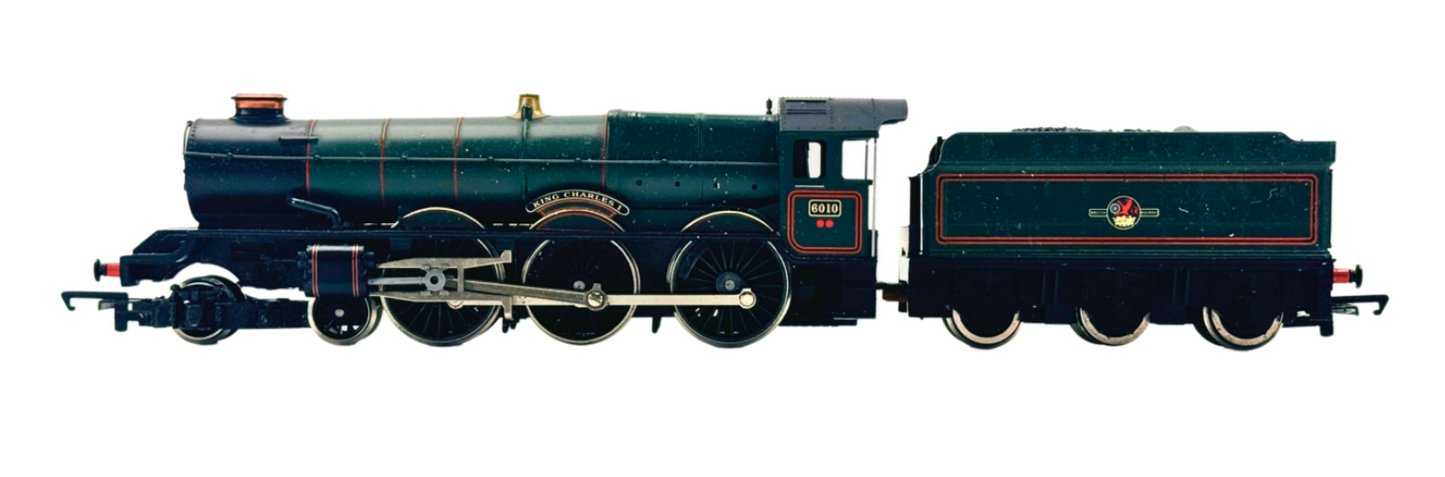 HORNBY 00 GAUGE - BR GREEN 4-6-0 'KING CHARLES I' LOCOMOTIVE 6010 - UNBOXED