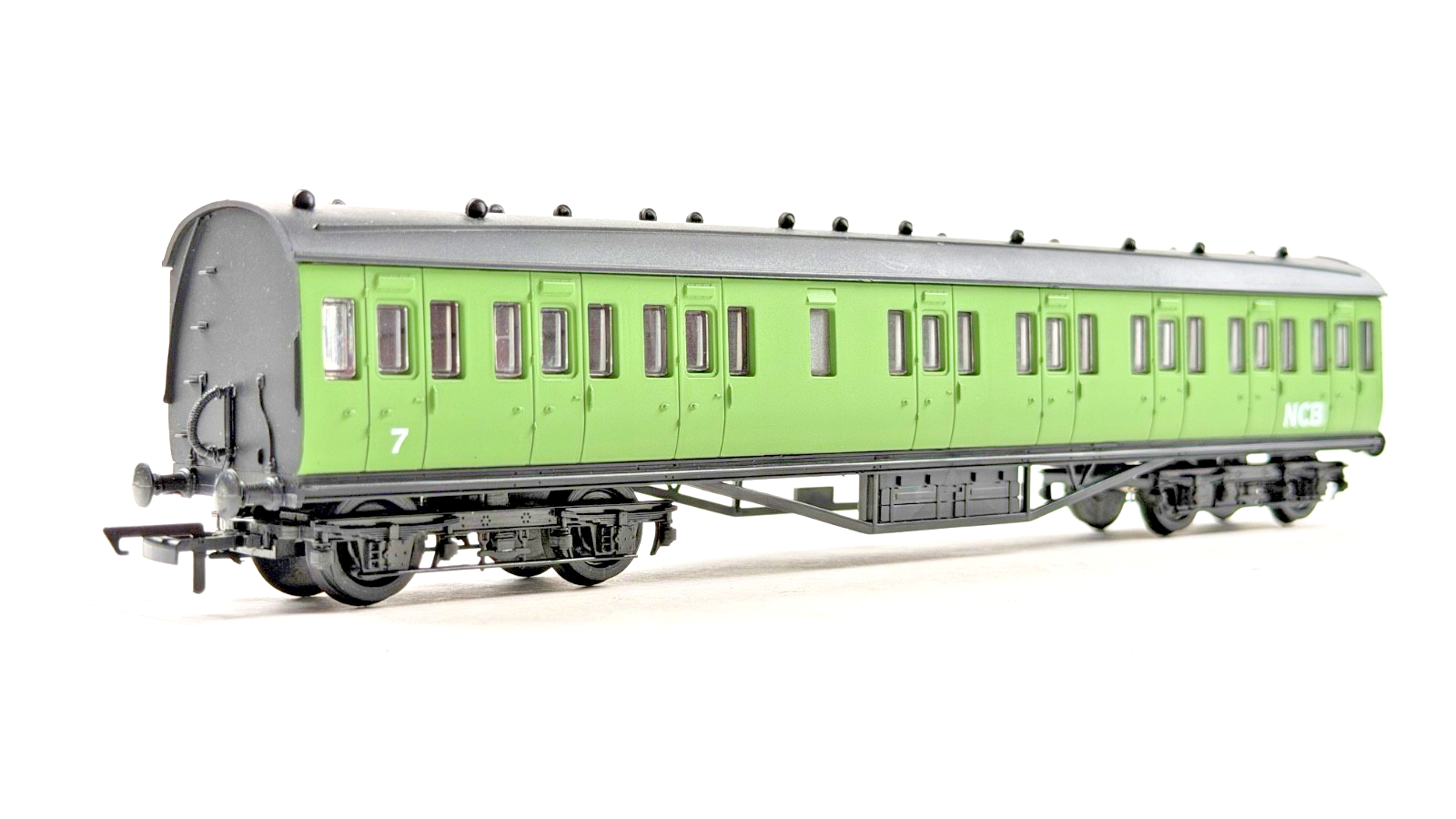 DAPOL 00 GAUGE - DCCC01 - NCB GREEN NATIONAL COAL BOARD COACH NO.7 (LTD EDITION)