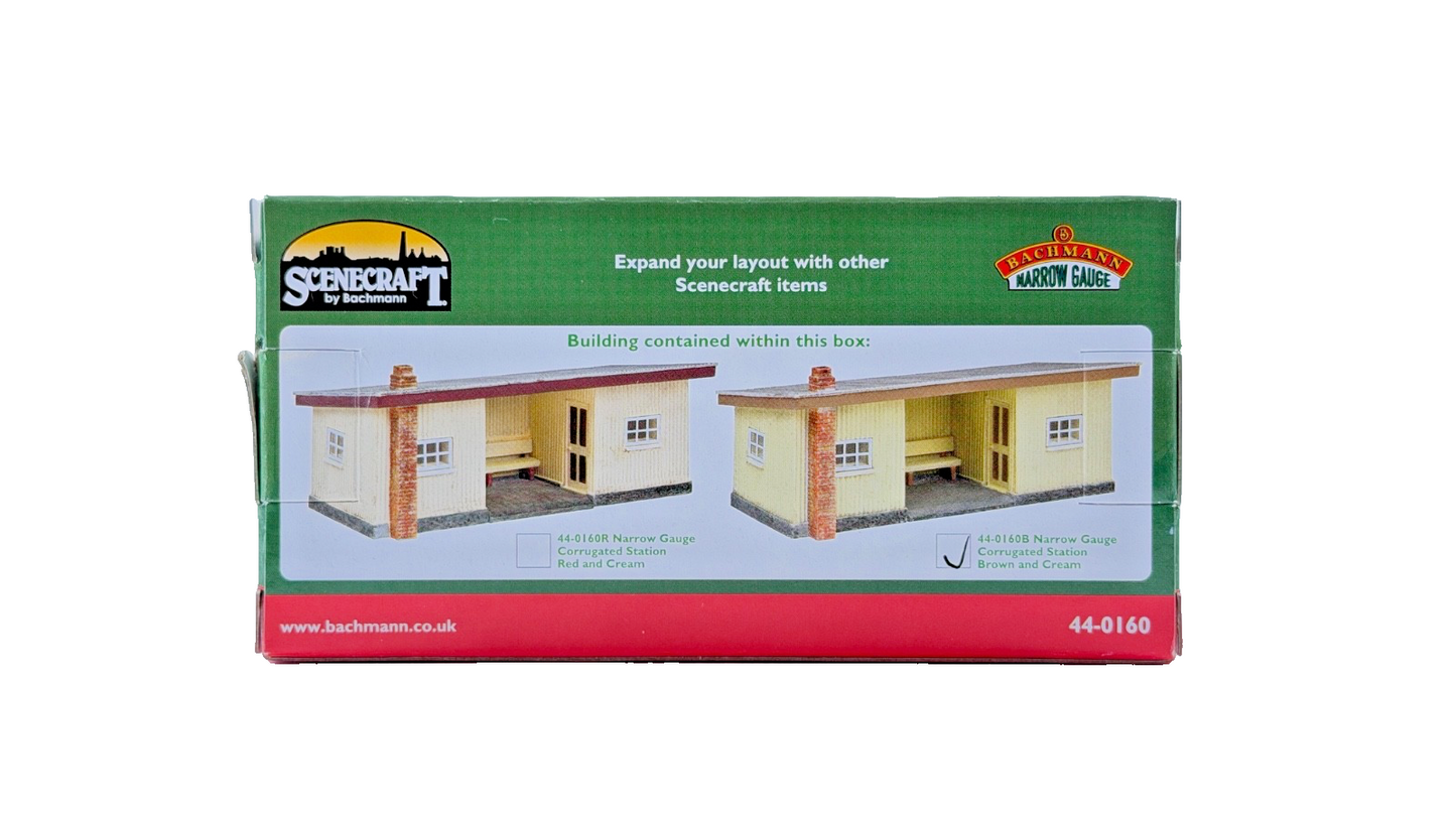 BACHMANN OO SCALE SCENECRAFT - 44-0160B - NARROW GAUGE STATION (BROWN & CREAM)
