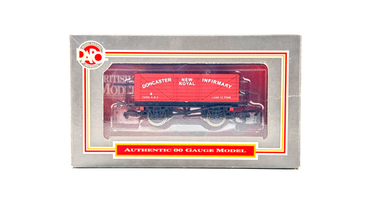 DAPOL 00 GAUGE - DONCASTER ROYAL INFIRMARY WAGON NO.3 (LIMITED EDITION)