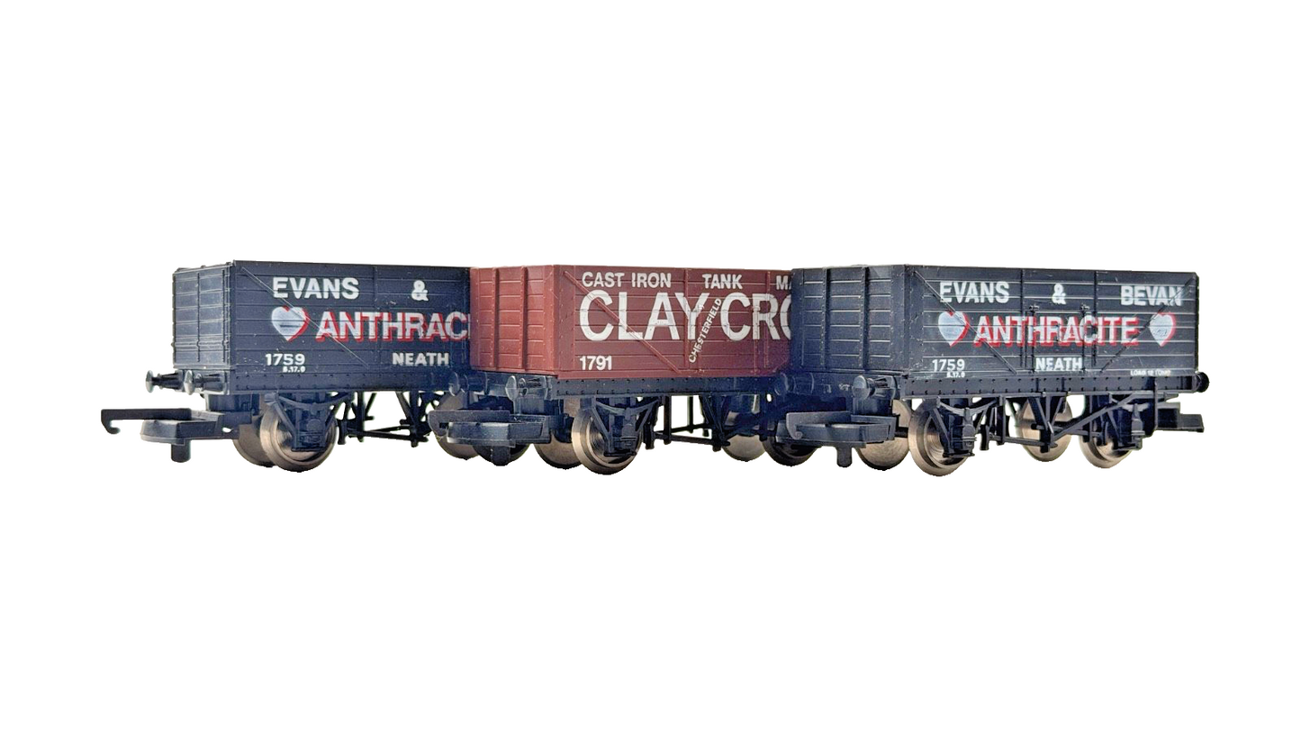 LIMA OO GAUGE - RAKE OF 3 EVANS & BEVAN CLAY CROSS CHESTERFIELD WAGONS UNBOXED
