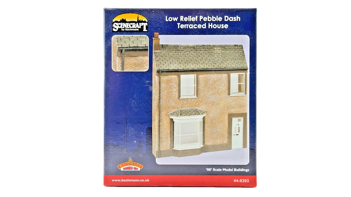 BACHMANN OO GAUGE SCENECRAFT - 44-0203 - LOW RELIEF PEBBLE DASH HOUSE - NEW