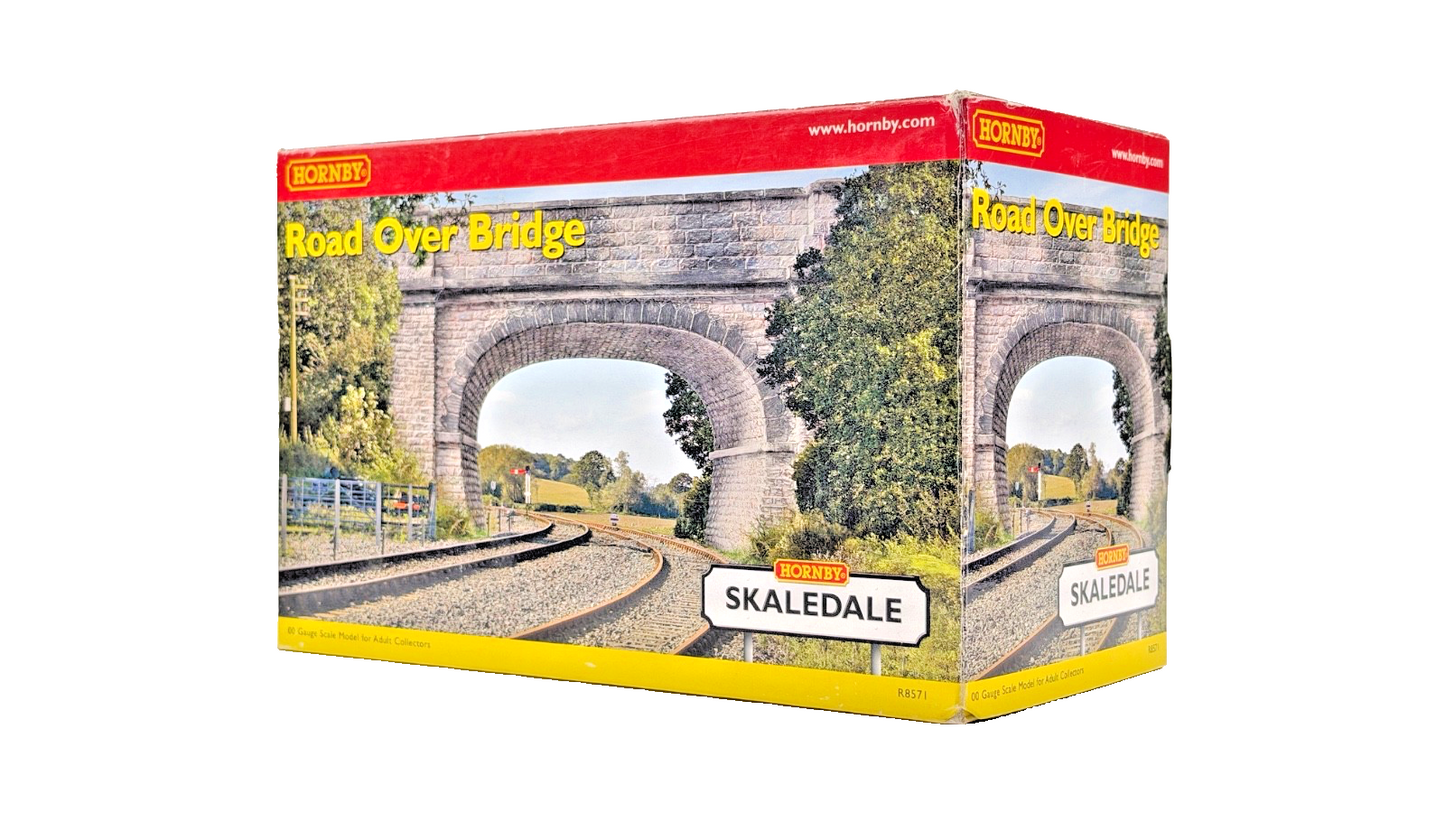 HORNBY OO GAUGE SKALEDALE - R8571 - ROAD OVER BRIDGE - BOXED