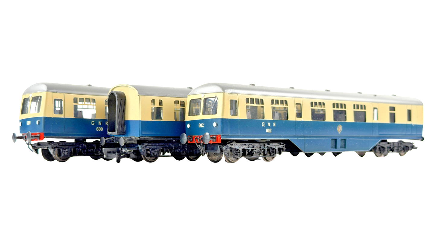 SILVER FOX MODELS OO GAUGE - GNR NORTHERN IRISH AEC CLASS 600 RAILCAR 3 CAR SET