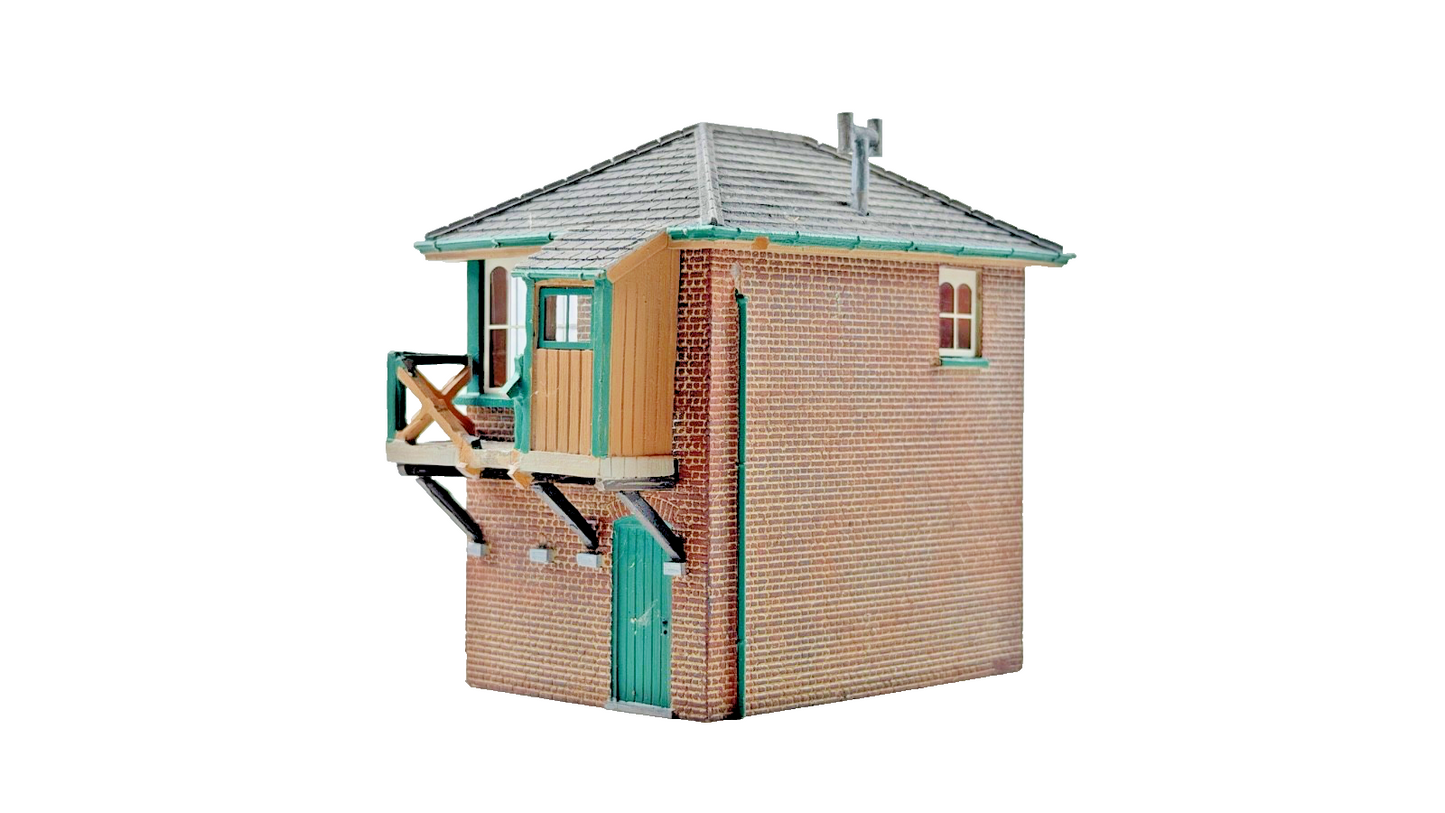 BACHMANN SCENECRAFT OO GAUGE - 44-061Z - LSWR TYPE 4 SIGNAL BOX - (NEEDS REPAIR)