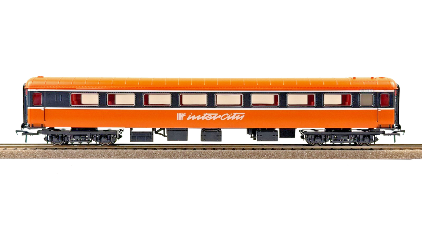 MURPHY MODELS 00 GAUGE - MM5231A - MKIID STANDARD IR IRISH INTERCITY COACH