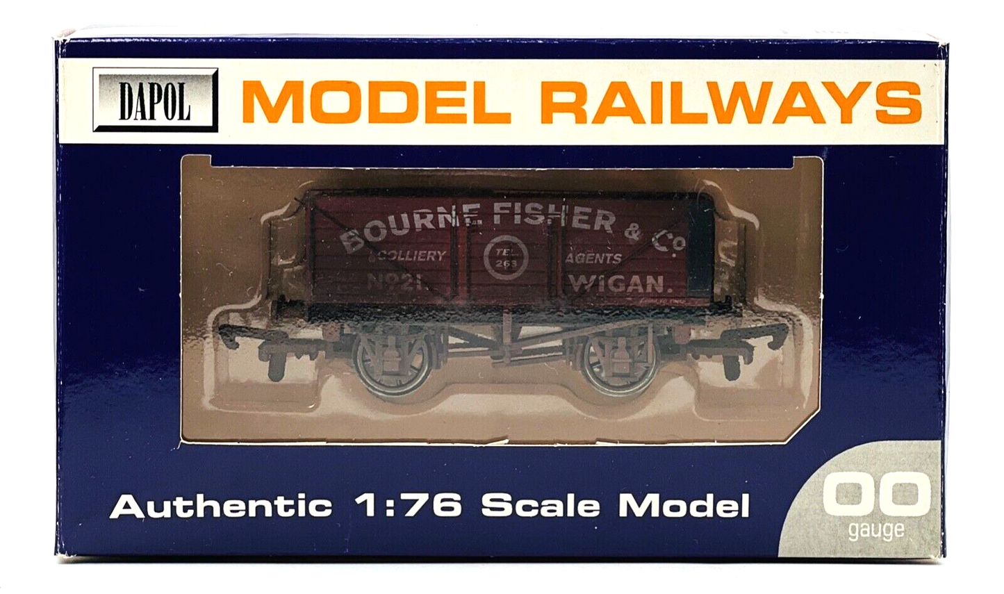 DAPOL 00 GAUGE - B680 - 'BOURNE FISHER' OF WIGAN 7 PLANK WAGON BOXED WEATHERED