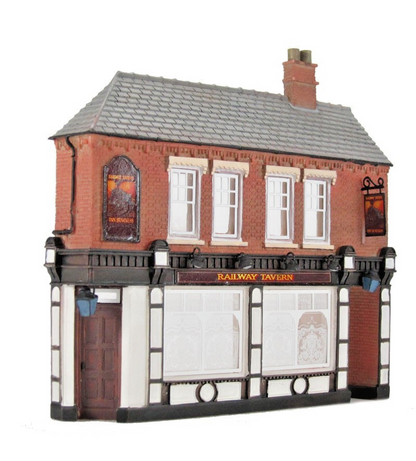 BACHMANN OO GAUGE SCENECRAFT - 44-206 - LOW RELIEF CORNER PUB - NEW (WHITE BOX)
