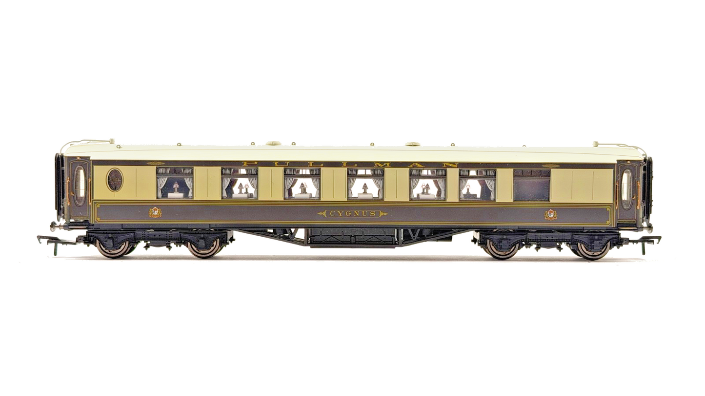 HORNBY 00 GAUGE - RAKE OF 3 SUPER DETAILED PULLMAN PASSENGER COACHES UNBOXED