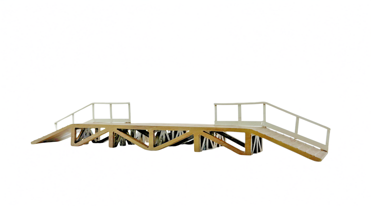 BACHMANN OO GAUGE SCENECRAFT - 44-005 - MARKET HAMPTON STATION HALT - BOXED