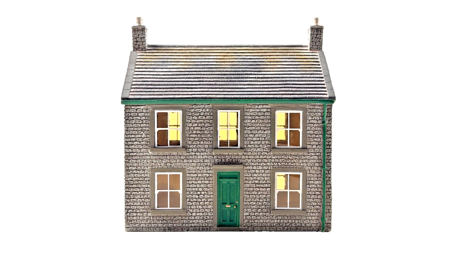 HORNBY SKALEDALE OO GAUGE - R8567 - HOME FARM HOUSE - UNBOXED