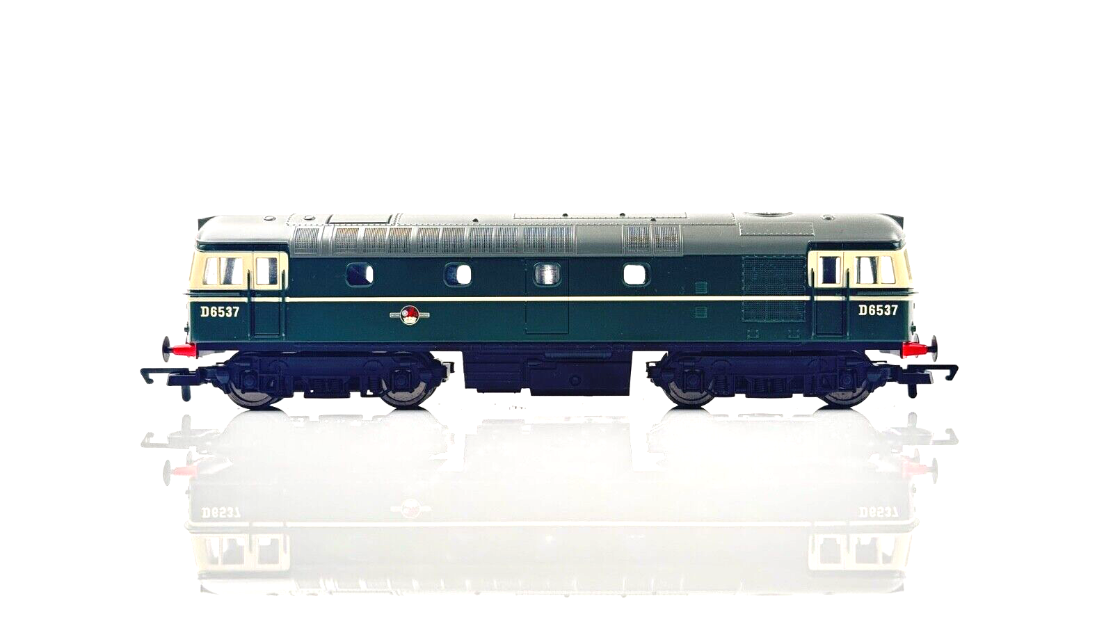 HORNBY 00 GAUGE - CLASS 33 DIESEL D6537 BR GREEN WHITE CAB SURROUNDS - UNBOXED