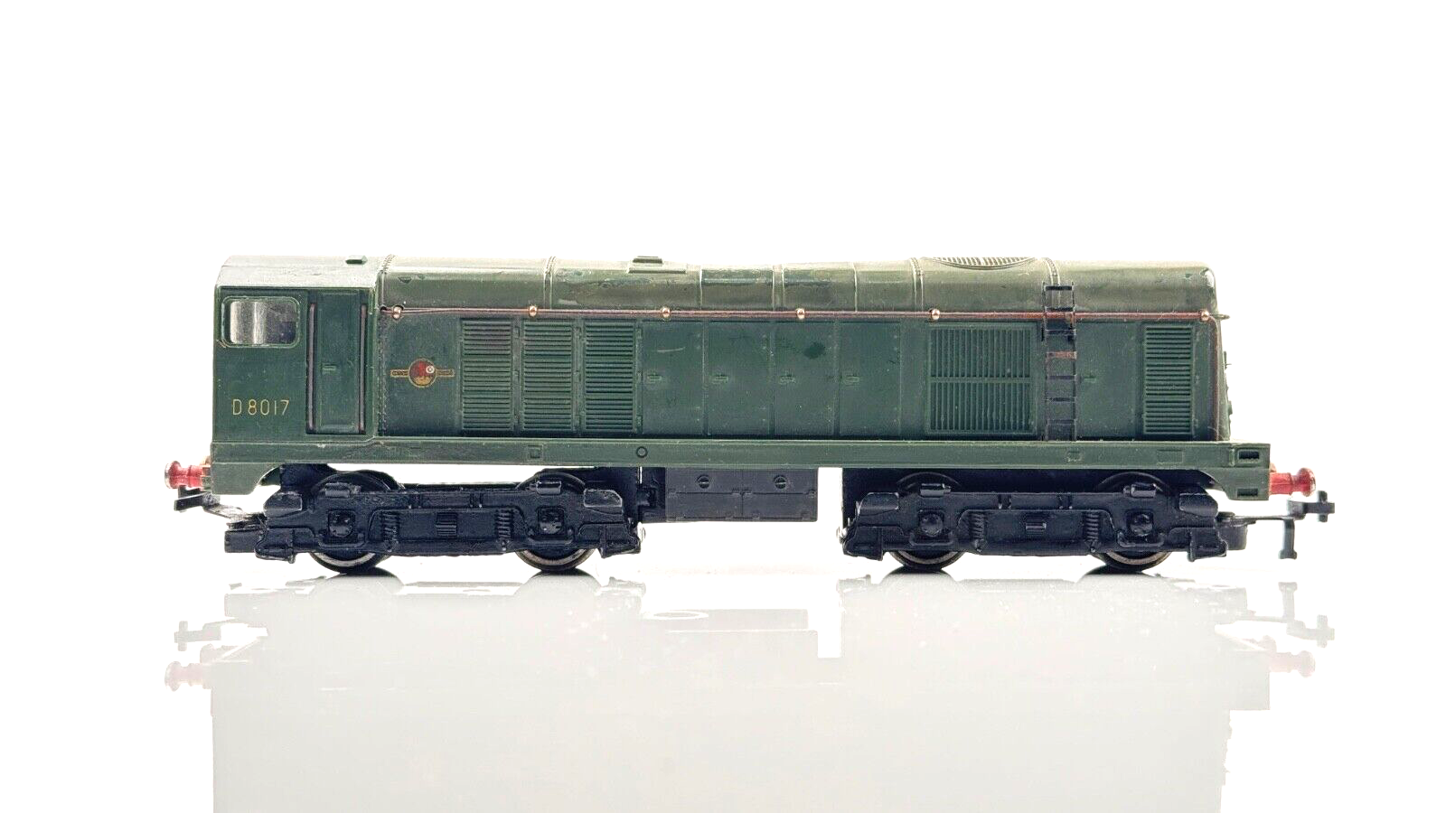 WRENN 00 GAUGE - CLASS 20 DIESEL BR GREEN D8017 - DUMMY NO MOTOR UNBOXED