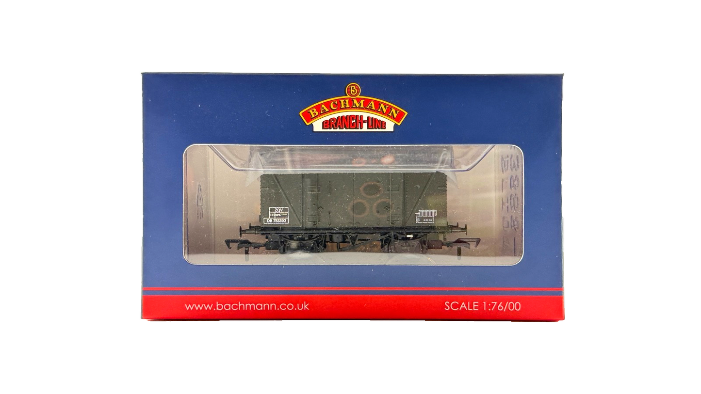 BACHMANN OO GAUGE - 38-875 - BR ZQV VANWIDE VENT VAN BR DEPARTMENTAL OLIVE GREEN