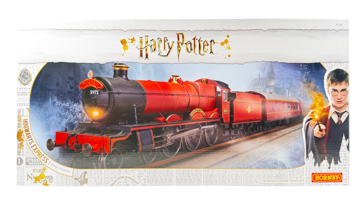 HORNBY OO GAUGE - R1234/R4934/R4935 - HARRY POTTER TRAIN SET & 2 SURPLUS COACHES