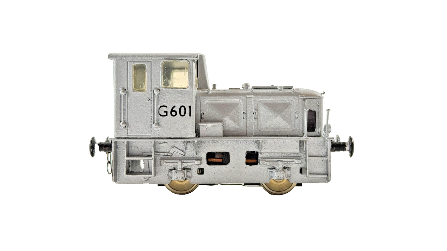SILVER FOX MODELS OO GAUGE - IR/IE IRISH RAIL SILVER DEUTZ SHUNTER G601 BOXED