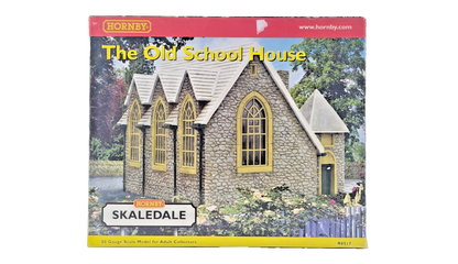 HORNBY SKALEDALE OO GAUGE - R8517 - THE OLD SCHOOL HOUSE - BOXED