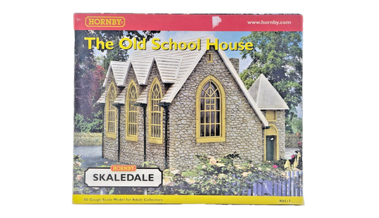 HORNBY SKALEDALE OO GAUGE - R8517 - THE OLD SCHOOL HOUSE - BOXED