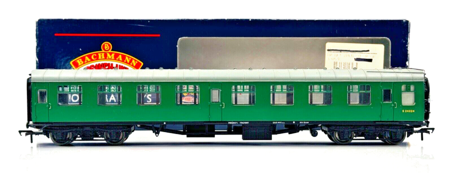 BACHMANN 00 GAUGE - 39-028C - BR MK1 CORRIDOR SK SOUTHERN GREEN COACH - BOXED