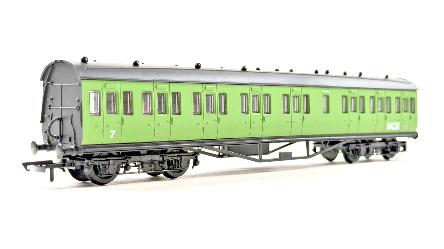 DAPOL 00 GAUGE - DCCC01 - NCB GREEN NATIONAL COAL BOARD COACH NO.7 (LTD EDITION)