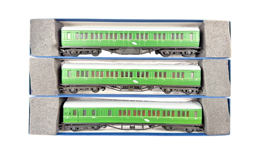 SILVER FOX MODELS OO GAUGE - CIE IRISH RAIL GREEN CORRIDOR COACH TRIPLE PACK