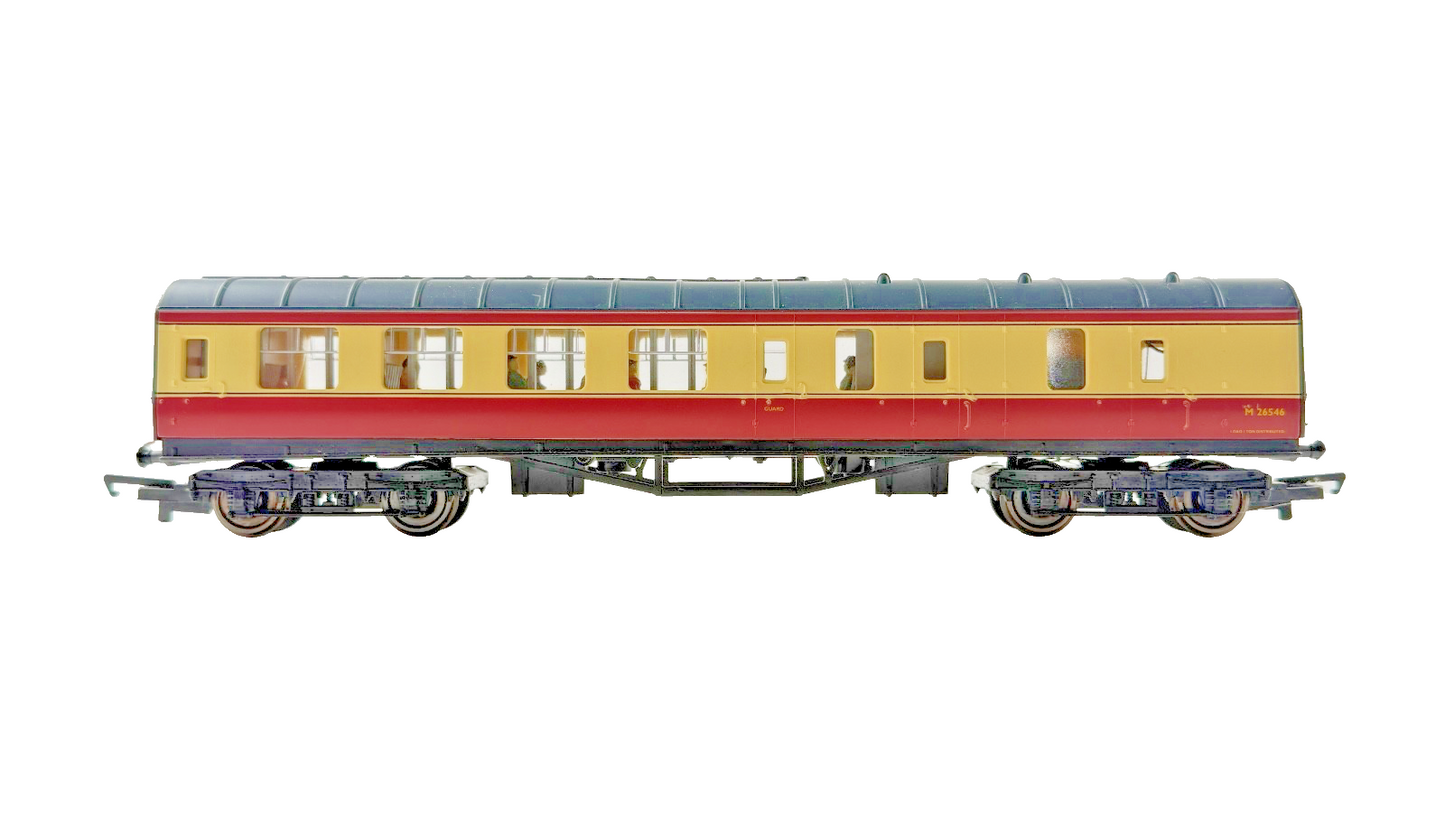 HORNBY OO GAUGE - RAKE OF 3 BR CRIMSON CREAM STANIER PASSENGER COACHES UNBOXED