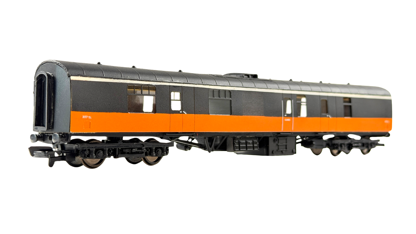 SILVER FOX MODELS OO GAUGE - CIE IRISH RAIL BLACK OVER ORANGE MK1 GSV 3177 BOXED