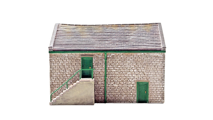 HORNBY SKALEDALE OO GAUGE - R8602 - HOME FARM BARN - UNBOXED