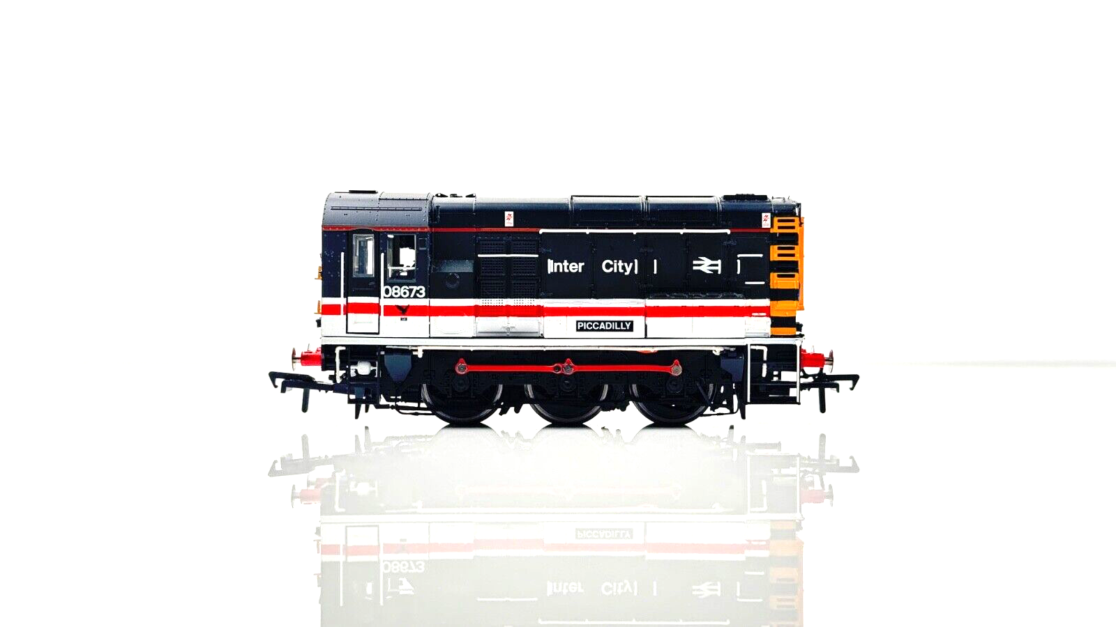 HORNBY 00 GAUGE - R3048 - CLASS 08 SHUNTER 08673 INTERCITY PICCADILLY DCC FITTED