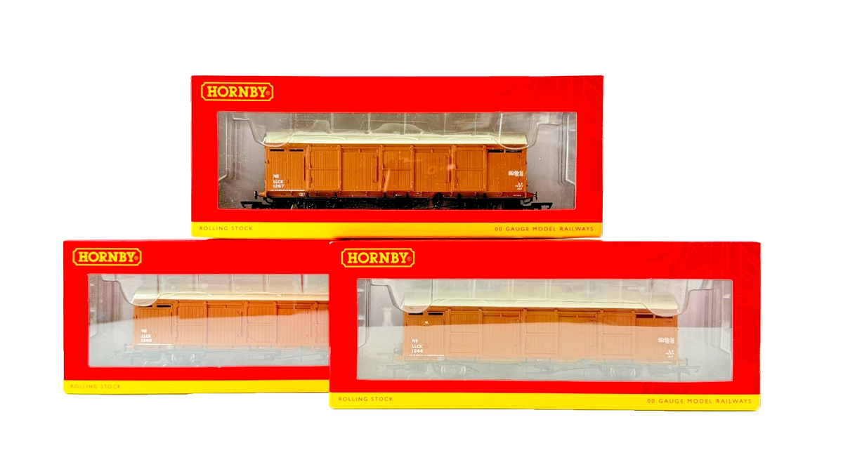 HORNBY OO GAUGE - R6682/R6682A - RAKE OF 3 LNER BROWN EXTRA LONG CCT VANS BOXED