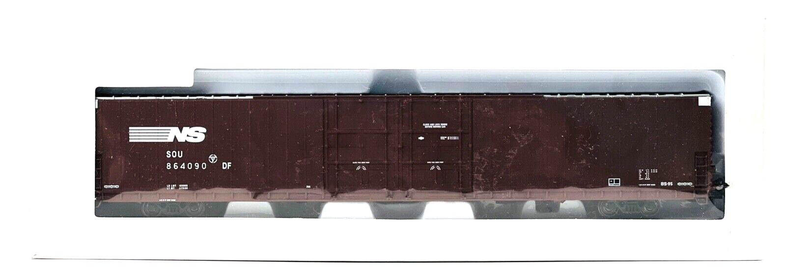 WALTHERS HO SCALE - RAKE OF 3 '86' HIGH CUBE BOX 4-DOOR NORFOLK D.T & I WAGONS'