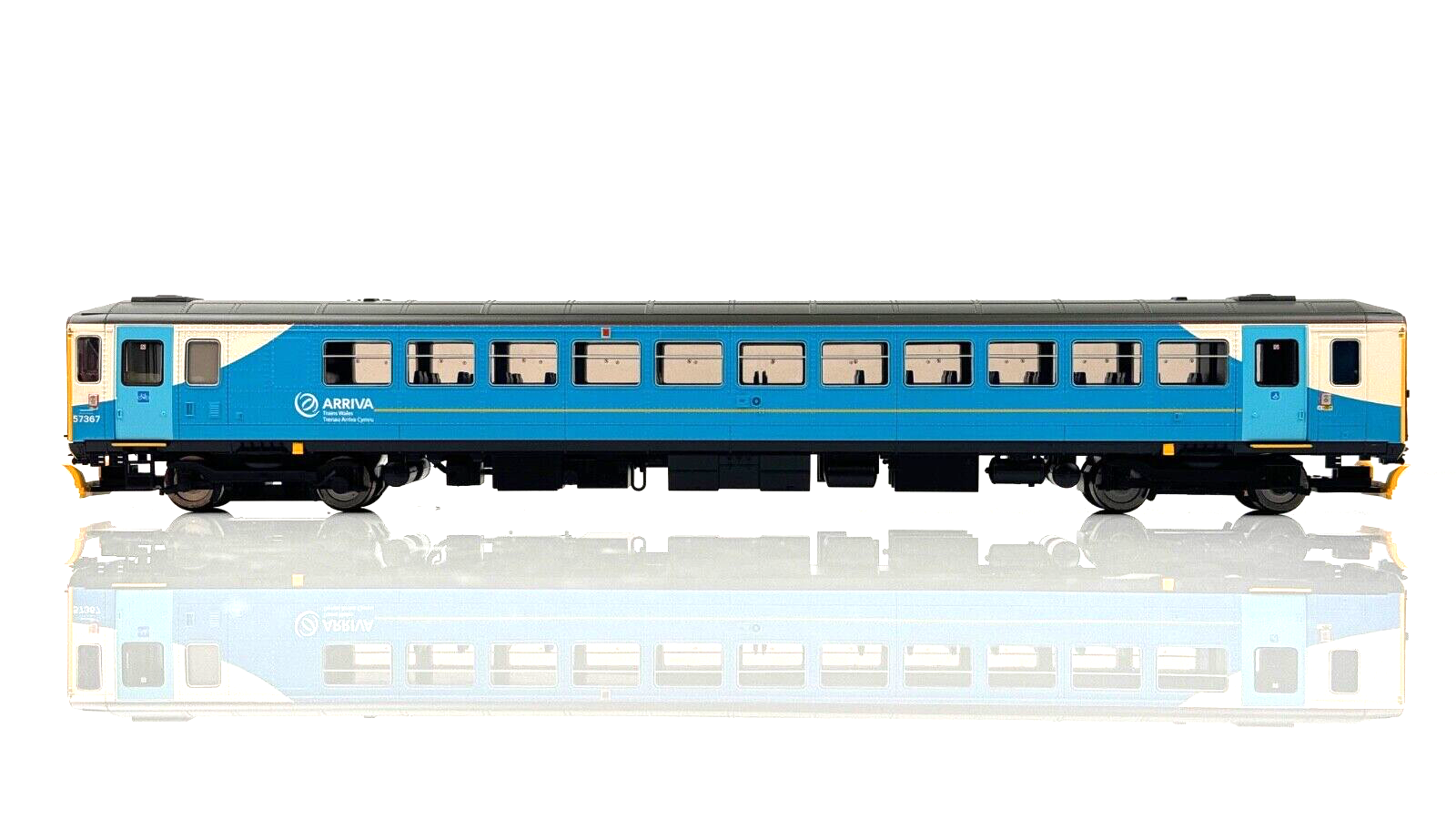 HORNBY 00 GAUGE - R2932 - CLASS 153 ARRIVA TRAINS WALES 153367 - NEEDS ATTENTION