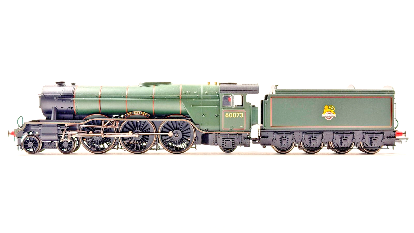 HORNBY 00 GAUGE - R2536 - BR 4-6-2 CLASS A3 LOCOMOTIVE 60073 ST GATIEN BOXED