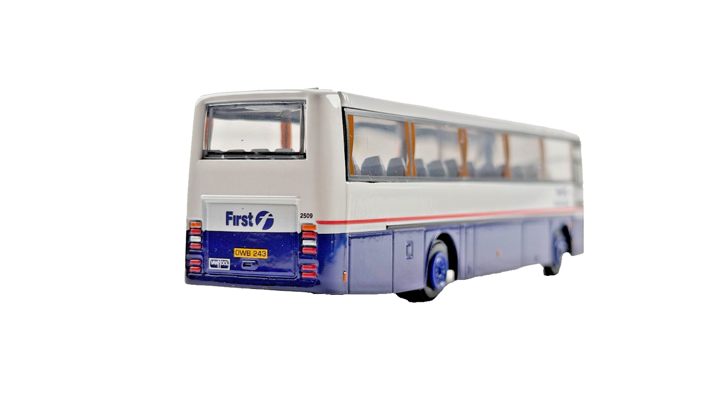 CORGI 1/76 SCALE - VAN HOOL ALIZEE FIRST WESTERN NATIONAL COACH UNBOXED