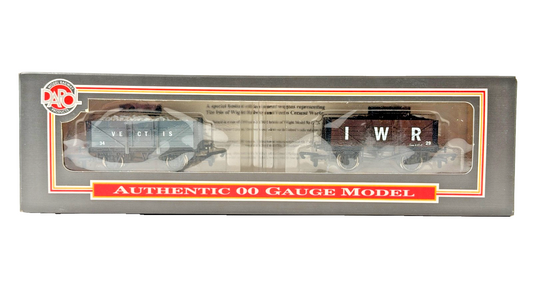 DAPOL 00 GAUGE - ISLE OF WIGHT RAILWAY & VECTIS CEMENT TWIN (LIMITED EDITION)