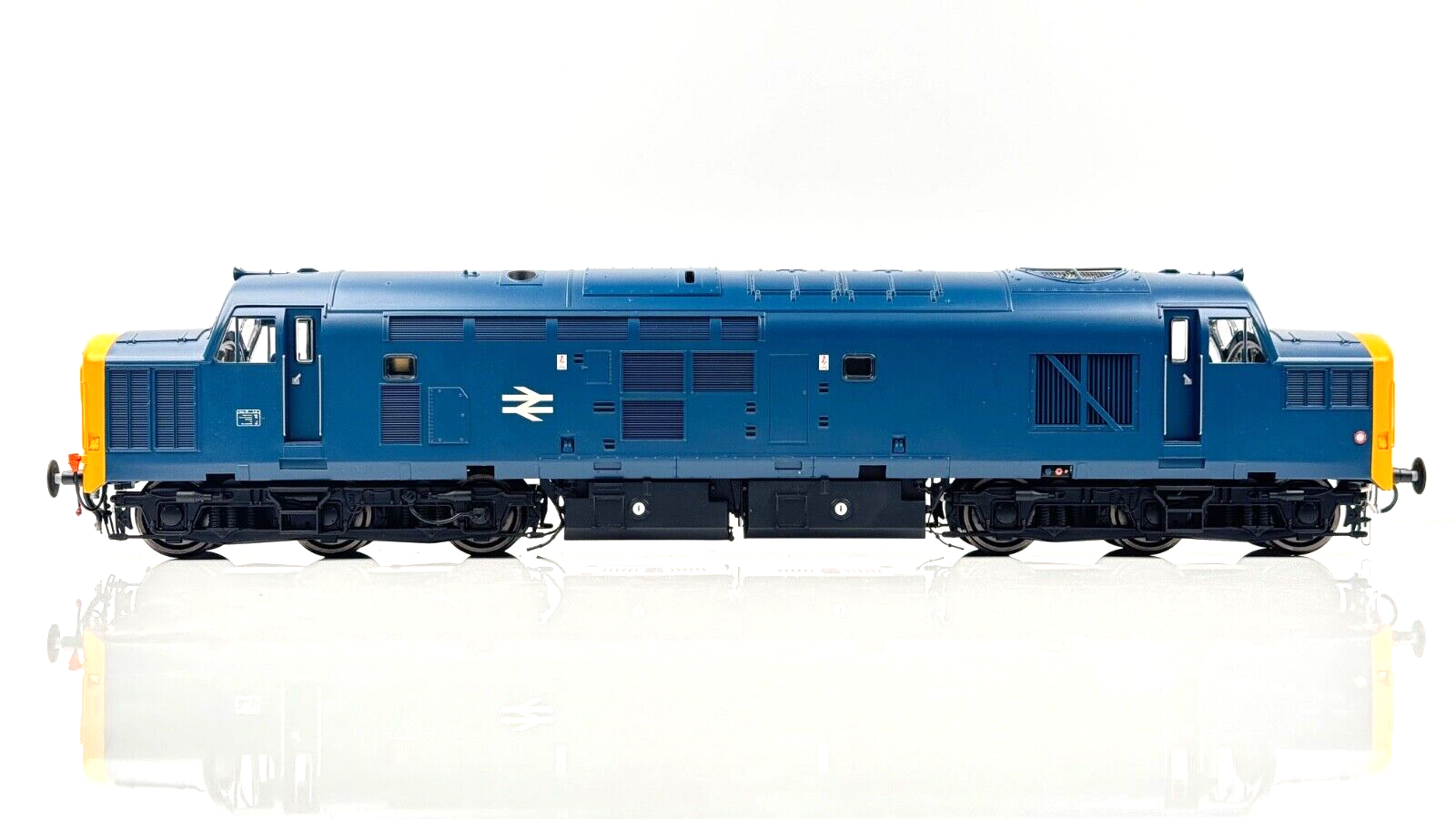 HELJAN O GAUGE - 37121 - CLASS 37 DIESEL LOCOMOTIVE BR BLUE FULL YELLOW ENDS